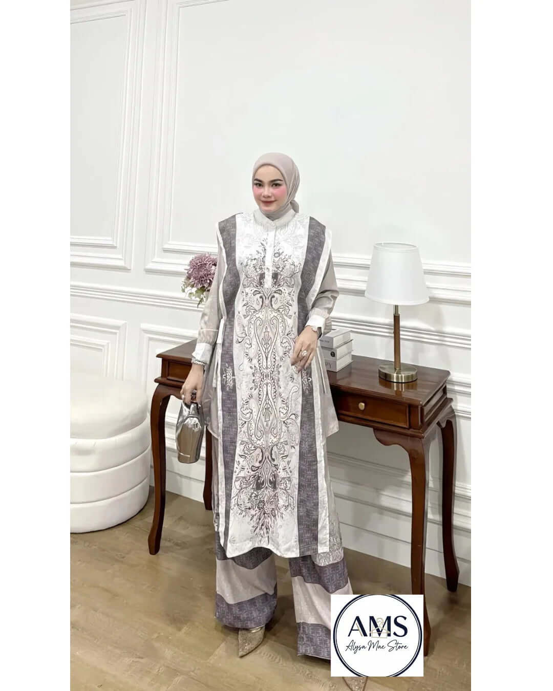 Woman Sets: Sonia V3 Fashion Set